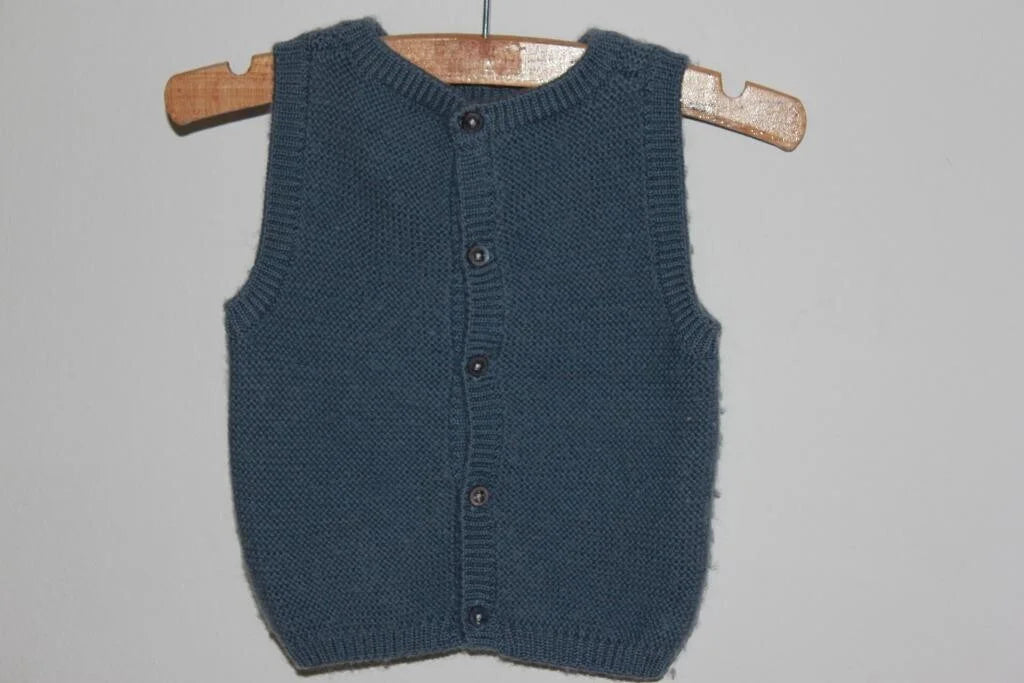 tweedehands wollen blauwe spencer met ecru anker van jacadi in maat 62 voor een baby jongen