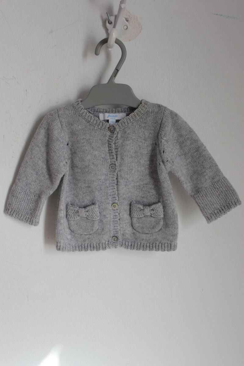 tweedehands grijs jacadi vest in maat 56 voor een baby meisje
