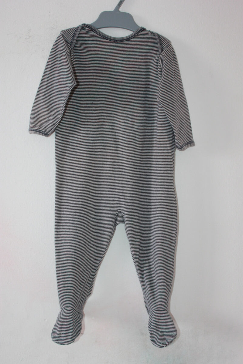 preloved unisex katoenen donkerblauw-ecru gestreepte playsuit met lange mouwen en voetjes van petit bateau in maat 68