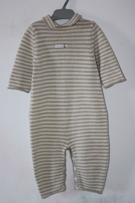 tweedehands unisex wollen grijs-ecru gestreepte jumpsuit met lange mouwen van petit bateau in maat 68