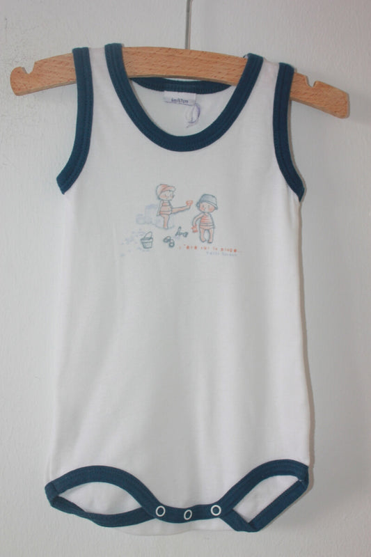 tweedehands unisex katoenen wit met donkerblauwe mouwloze romper van petit bateau in maat 68