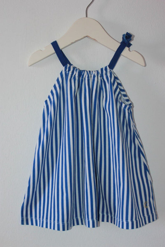 preloved katoenen zomerse blauw met wit gestreepte jurk met schouderbandjes van petit bateau in maat 68