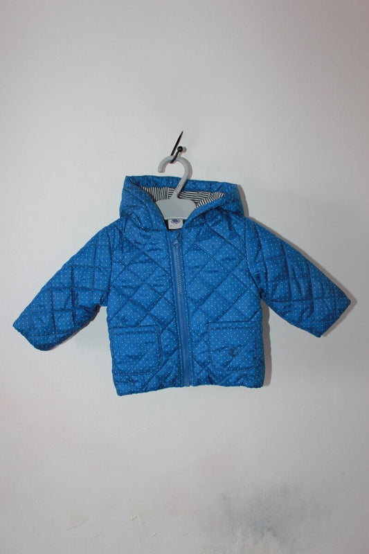 Preloved blauwe jas met sitte stipjes, capuchon en ritssluiting van petit bateau in maat 62 voor een baby meisje