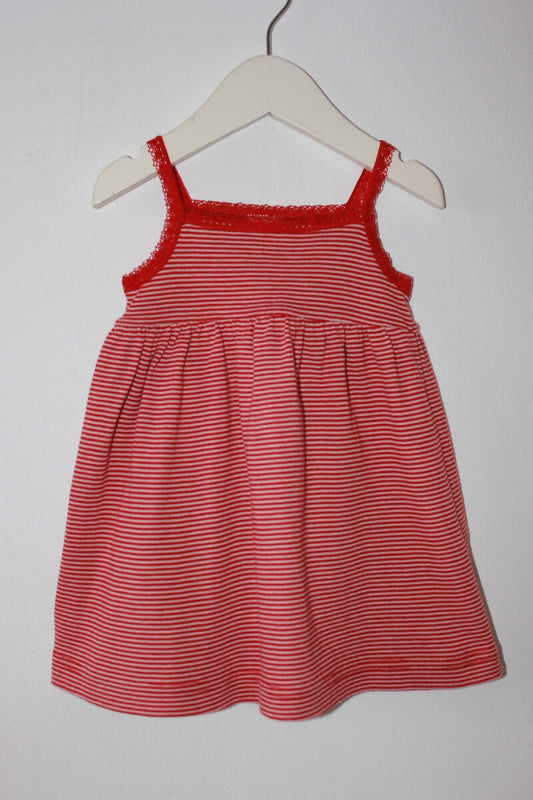 tweedehands katoenen zomerse rood-wit gestreepte jurk met schouderbandjes van petit bateau in maat 62