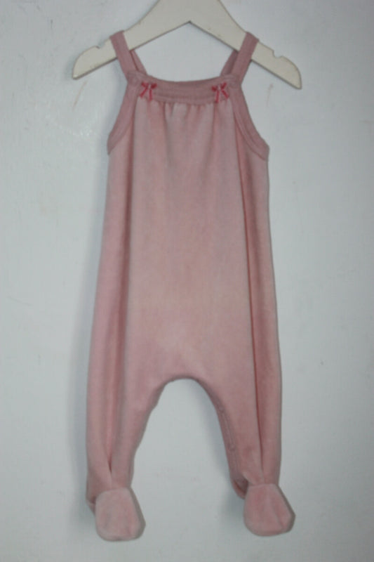 tweedehands mouwloze poederroze zachte velours playsuit met voetjes in maat 62 van petit bateau