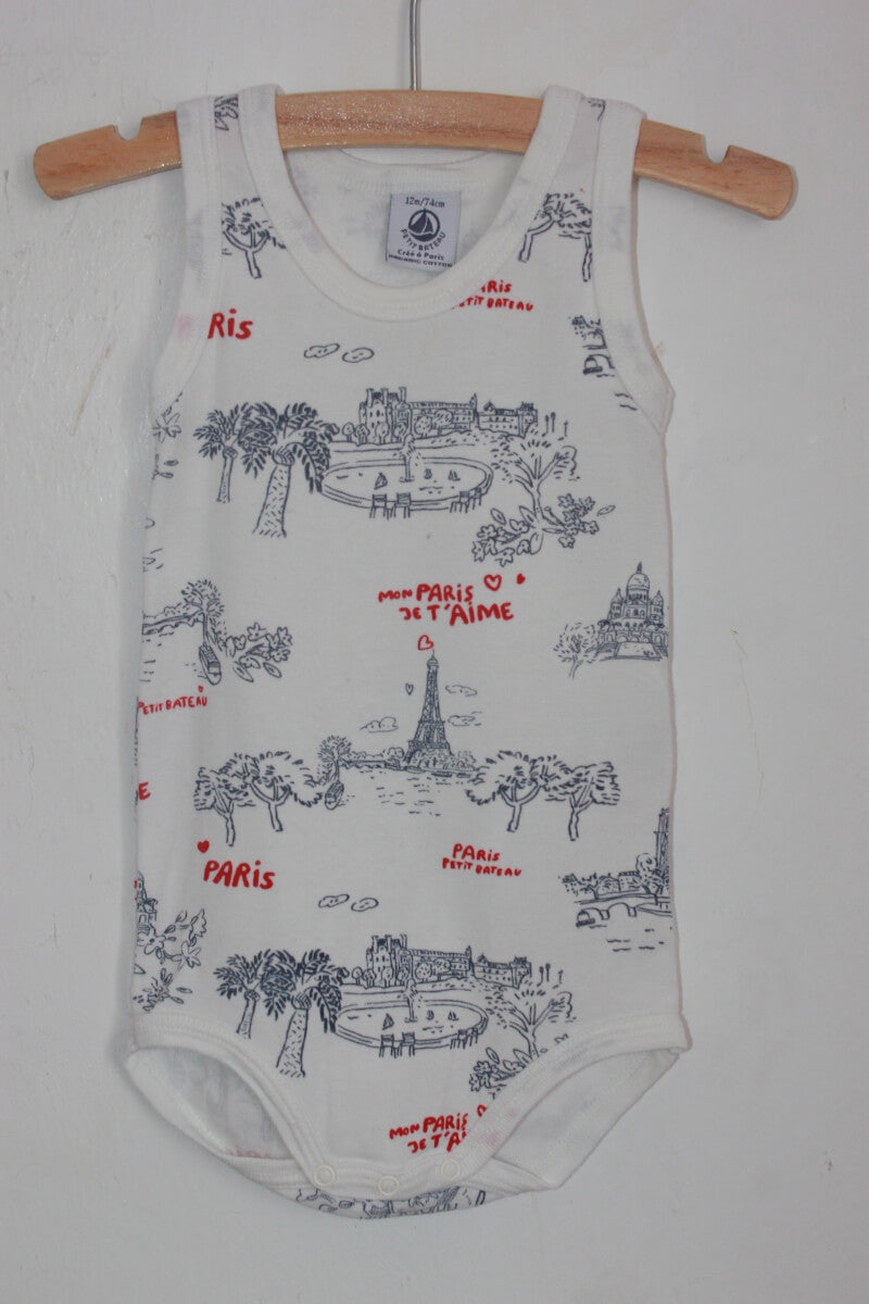 tweedehands unisex katoenen mouwloze romper in wit, grijs en rood, maat 74 van petit bateau