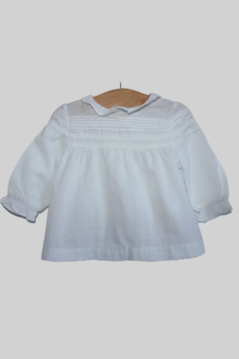 tweedehands-witte-blouse-lange-mouwen-volantkraagje-maat-68-baby-meisje-gocco