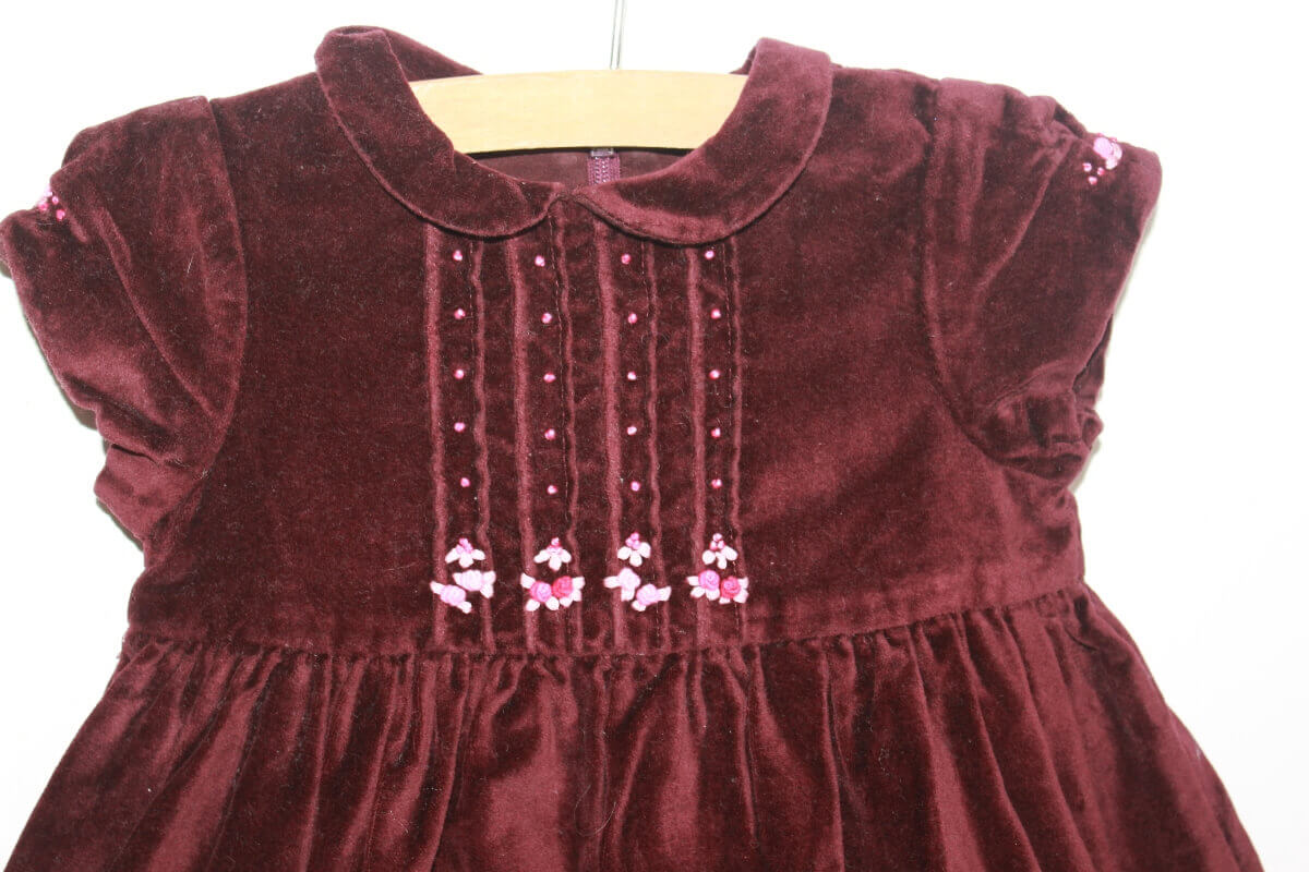 tweedehands-bordeaux-roze-fluwelen-feestelijke-jurk-korte-mouwen-maat-68-baby-meisje-jacadi