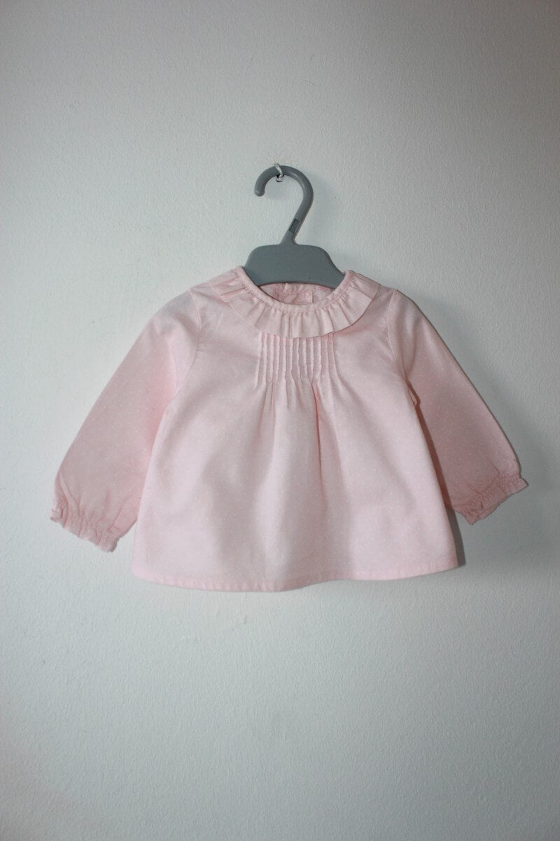 tweedehands-roze-blouse-witte-stipjes-neck-neck-maat-56-baby-meisje