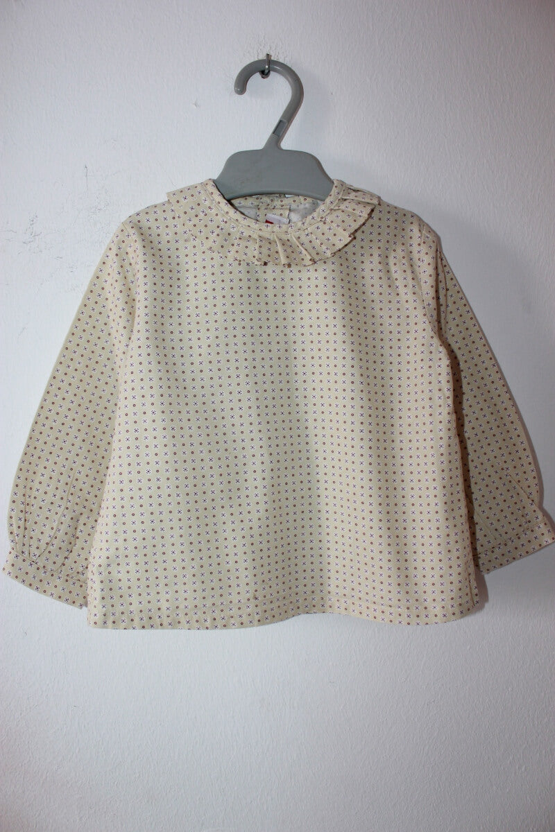 tweedehands-beige-blouse-lange-mouwen-volantkraagje-maat-74-baby-meisje-neck-neck