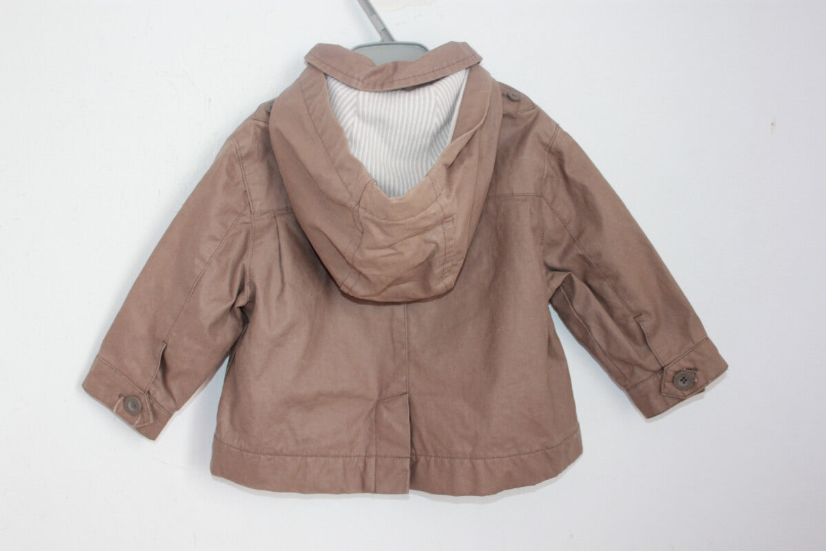 tweedehands-beige-waterafstotende-jas-capuchon-unisex-maat-68-baby-cyrillus