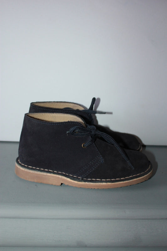 donkerblauwe-suede-desertboots-tex-maat-31-unisex