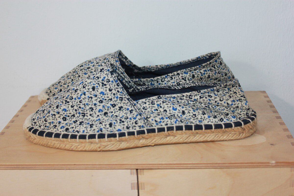 tweedehands-ecru-blauw-gebloemde-espadrilles-maat-37-monoprix