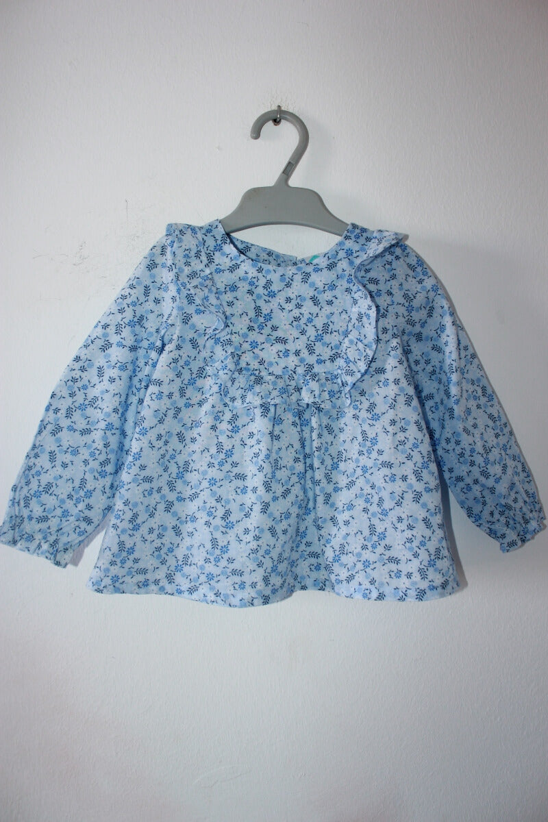 tweedehands-blauwe-gebloemde-blouse-lange-mouwen-volant-tex-maat-74-baby-meisje