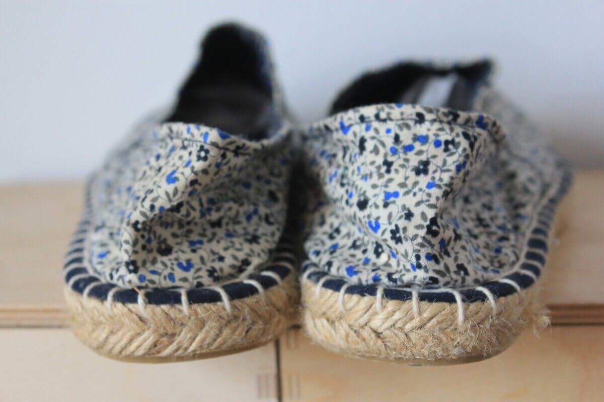 tweedehands-ecru-blauw-gebloemde-espadrilles-maat-37-monoprix