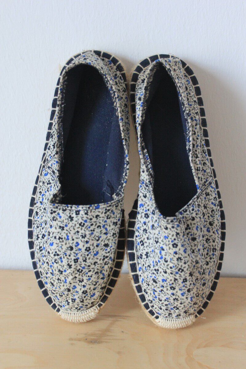 tweedehands-ecru-blauw-gebloemde-espadrilles-maat-37-monoprix