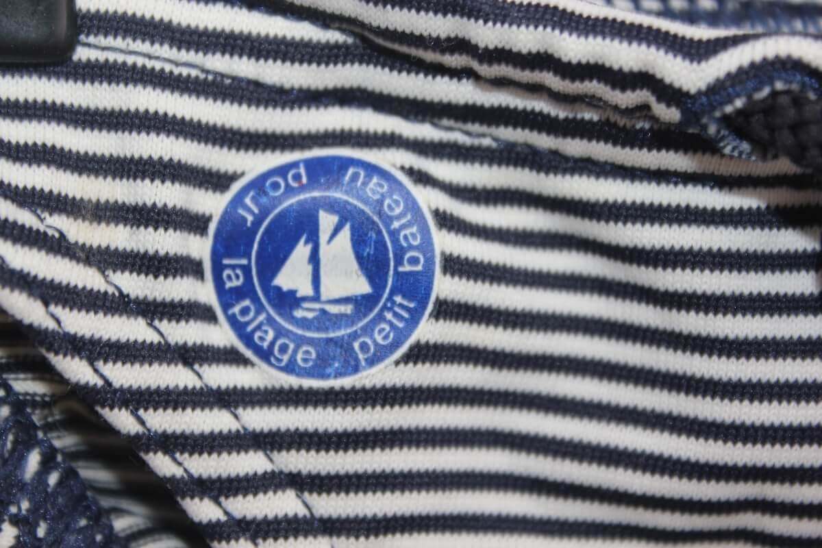 donkerblauw-wit-gestreept-zwembroekje-maat-68-baby-jongen-petit-bateau