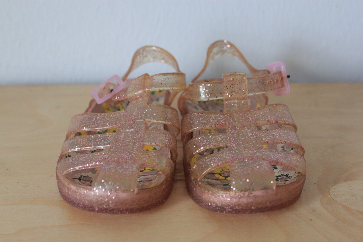 tweedehands-lichtroze-watersandaaltjes-glittertje-maat-19-baby-meisje