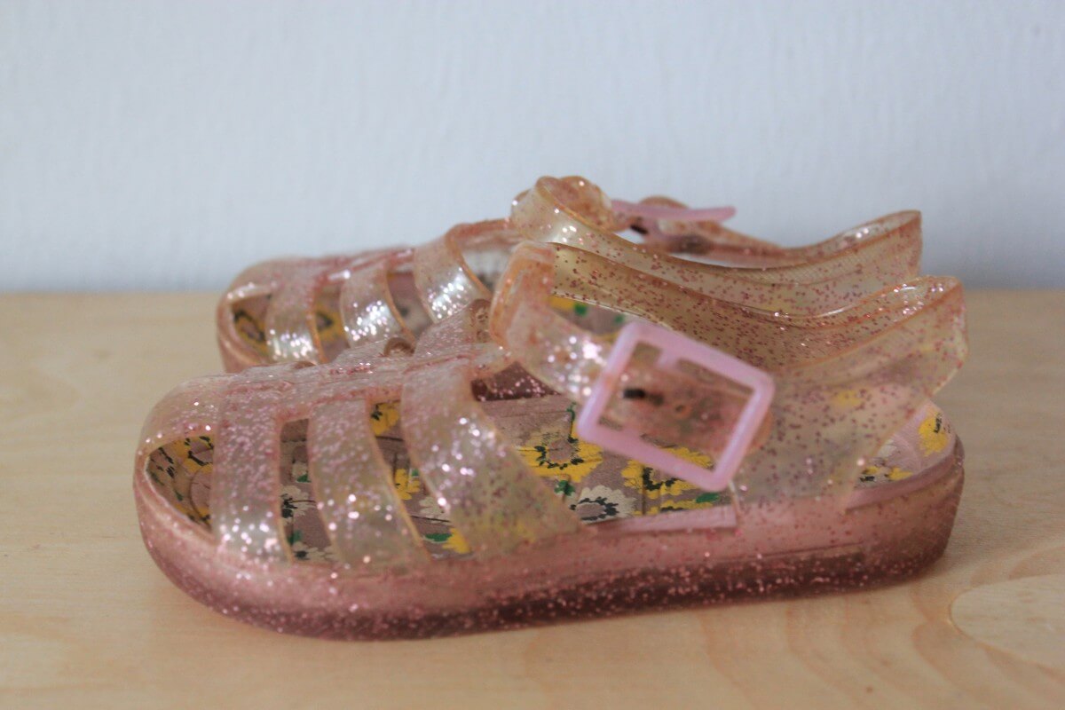 tweedehands-lichtroze-watersandaaltjes-glittertje-maat-19-baby-meisje