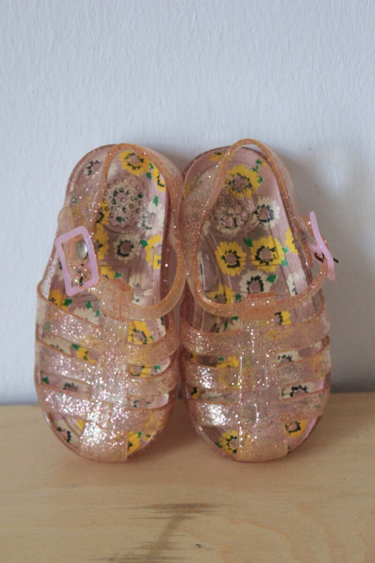 tweedehands-lichtroze-watersandaaltjes-glittertje-maat-19-baby-meisje