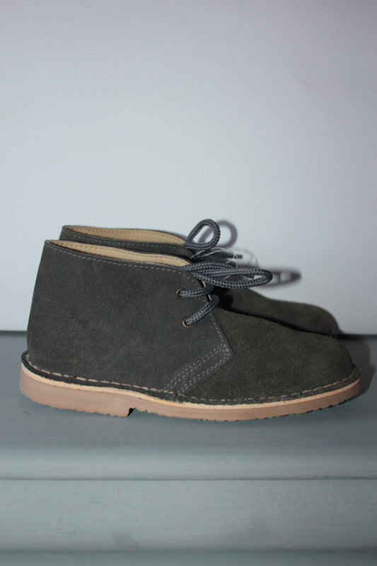 grijze-suede-desertboots-maat-32-unisex-tex