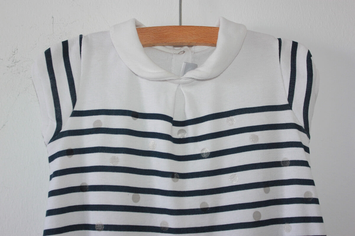 tweedehands-donkerblauw-wit-gestreepte-jurk-zilveren-stippen-korte-mouwen-maat-80-petit-bateau