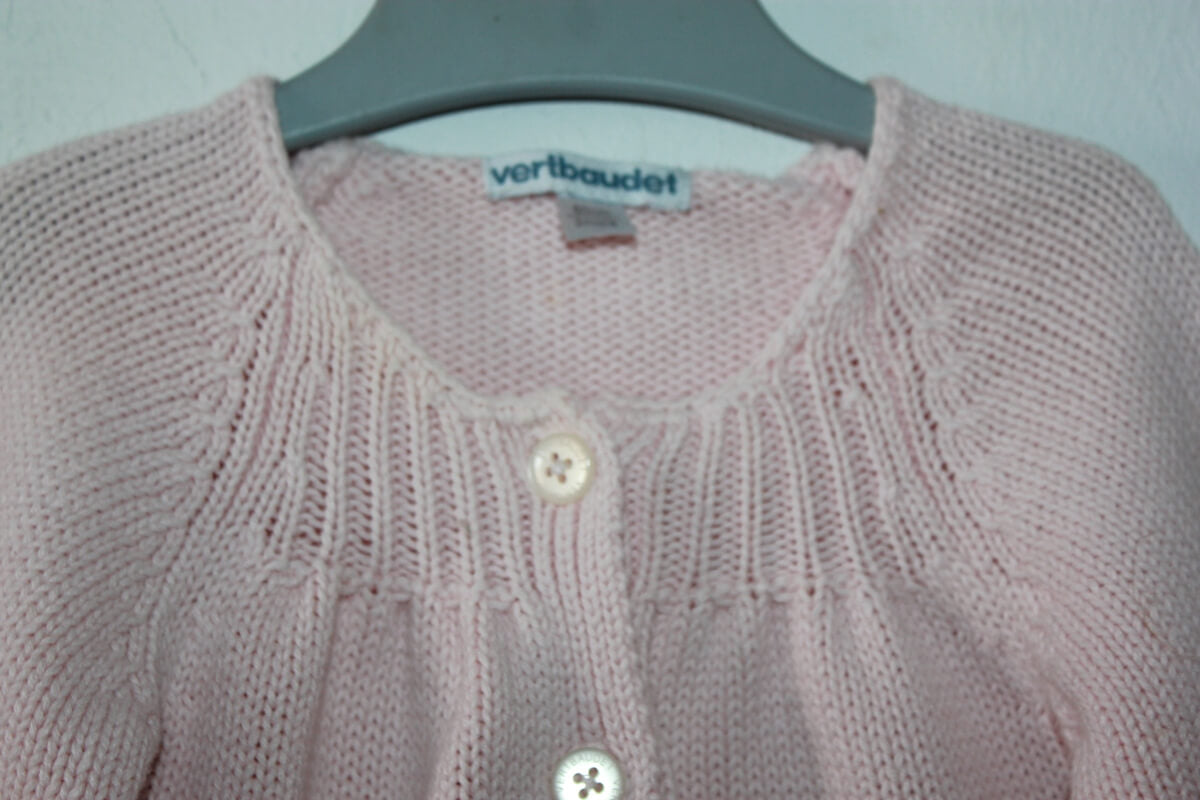 tweedehands-roze-vest-maat-62-baby-meisje-vert-baudet