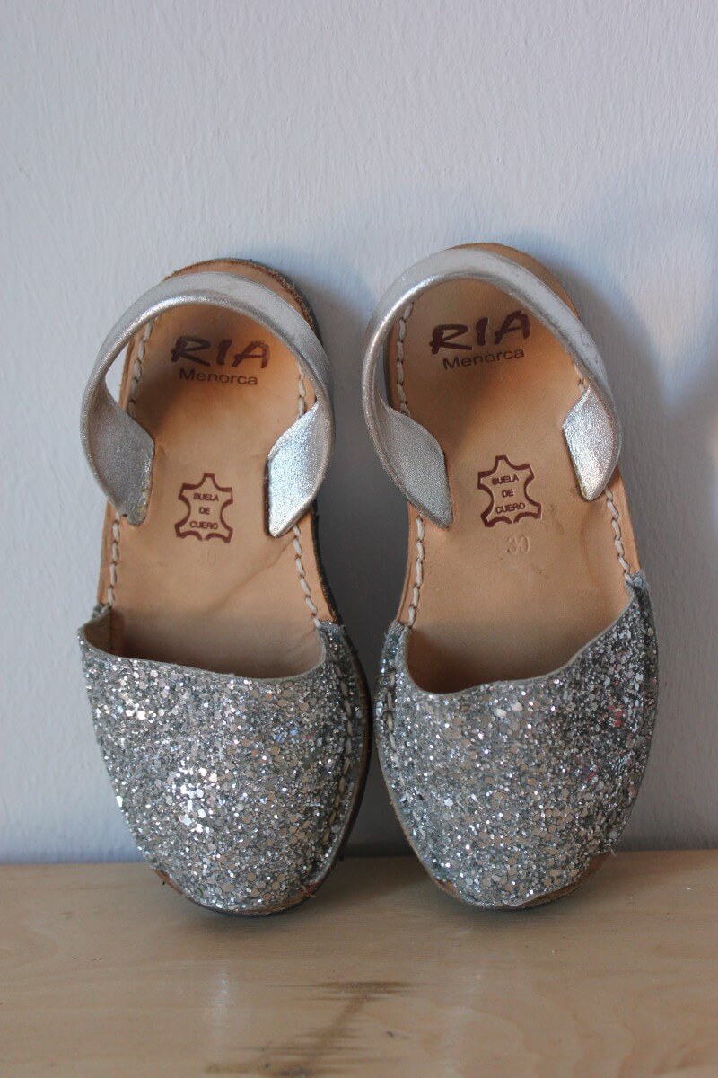 tweedehands-zilveren-glitter-menorquinas-sandalen-maat-30-meisje-ria