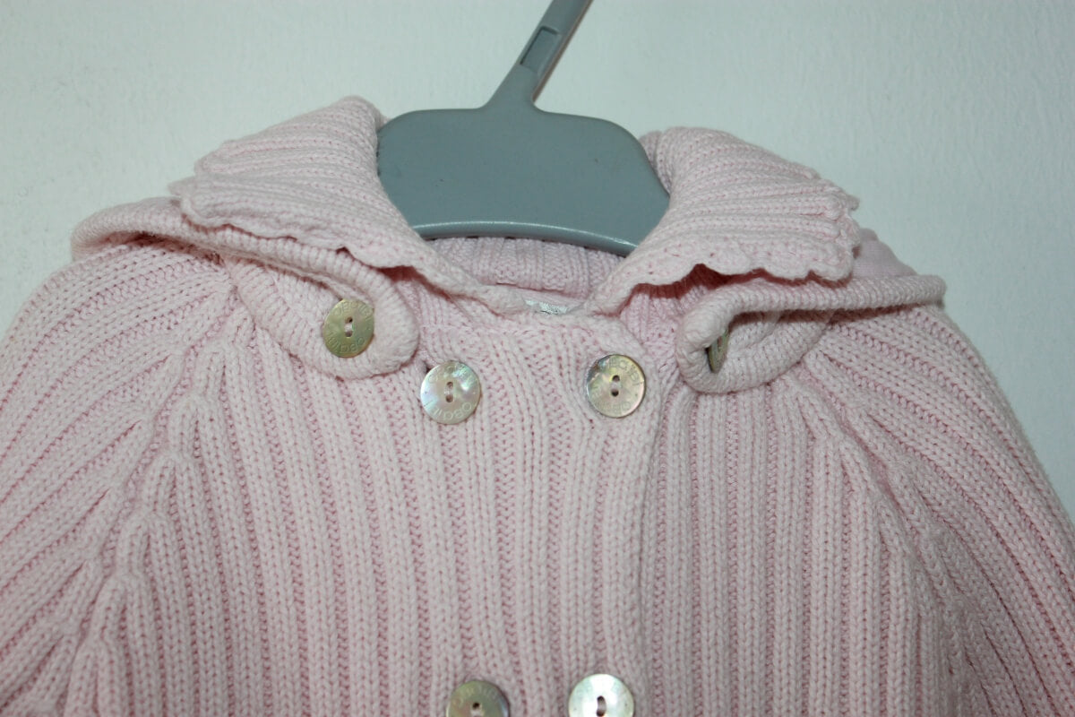 tweedehands-roze-vest-capuchon-maat-56-baby-meisje-obaibi