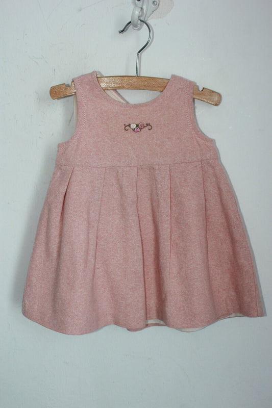 tweedehands winterse mouwloze roze jurk in maat 68 voor een baby meisje van jacadi