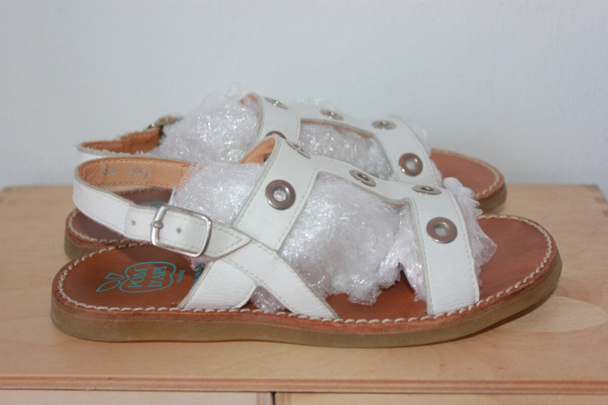 witte-leren-sandalen-maat-31-meisje-pom-d-api