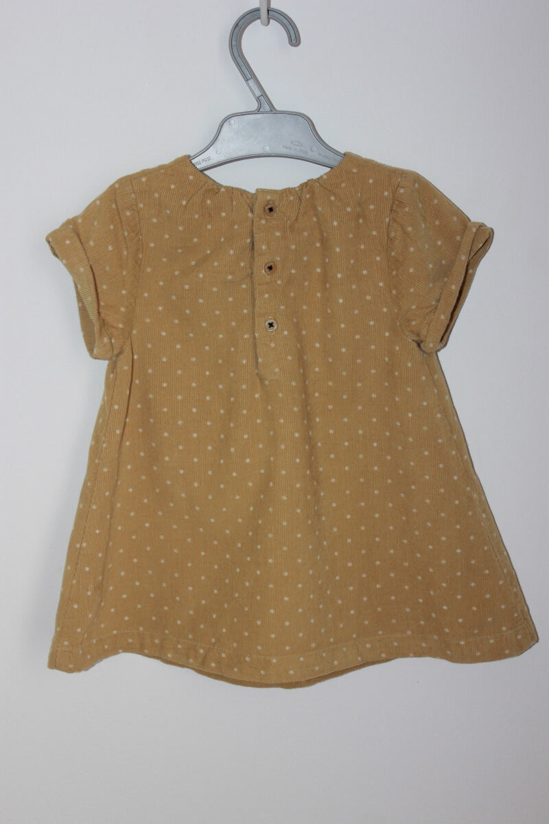 preloved katoenen ribfluwelen mosterdgele jurk met witte stipjes en korte mouwen in maat 68 van Bout'chou