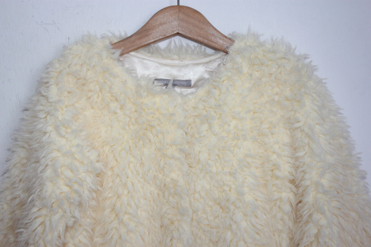 tweedehands-creme-fake-fur-jas-3-suisses-maat-110-meisje