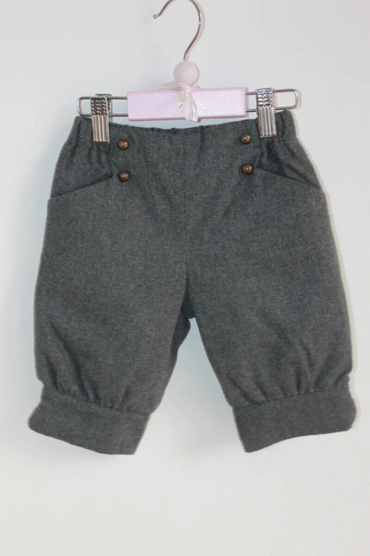 tweedehands donkergrijze winterse korte broek van jacadi in maat 80 voor een baby meisje