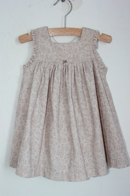tweedehands katoenen mouwloze ribfluwelen beige gebloemde jurk in maat 74 voor een baby meisje van jacadi