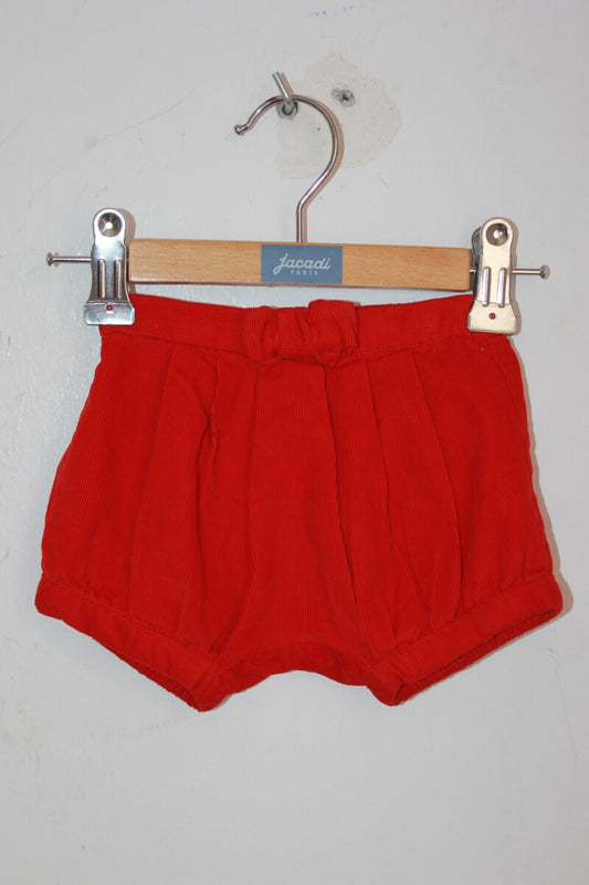 tweedehands ribfluwelen rode korte broek met strikje in de taille maat 56 voor een baby meisje van jacadi