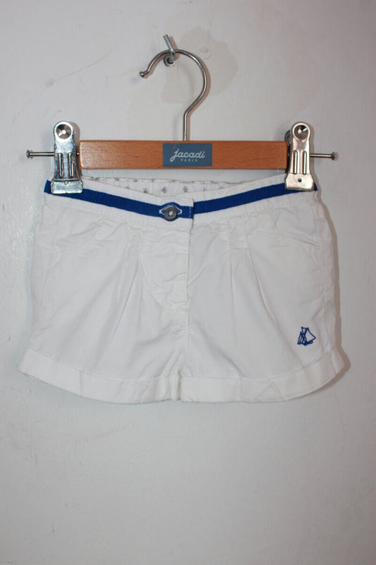 tweedehands katoenen witte korte broek in maat 68 voor een baby meisje van petit bateau