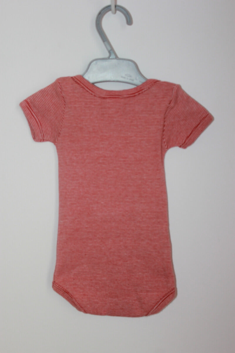 tweedehands unisex katoenen rood met wit gestreepte romper met korte mouwen van petit bateau in maat 62