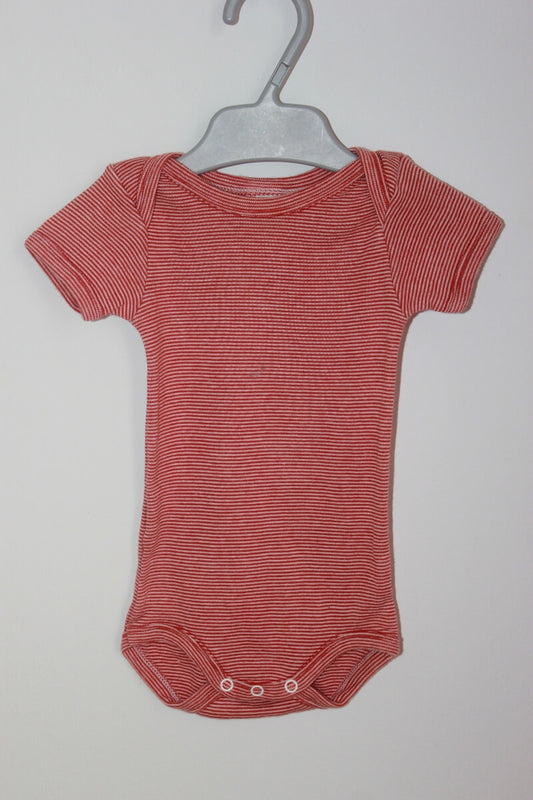 tweedehands unisex katoenen rood met wit gestreepte romper met korte mouwen van petit bateau in maat 62