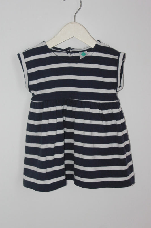 donkerblauw en wit gestreepte zomerse jurk met korte mouwen van tex in maat 74