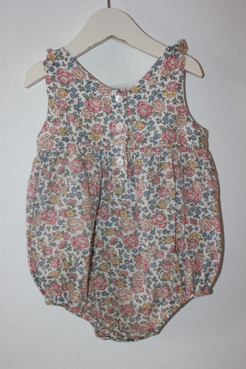 preloved-kort-gebloemd-zomers-pakje-baby-meisje-maat-68-unit