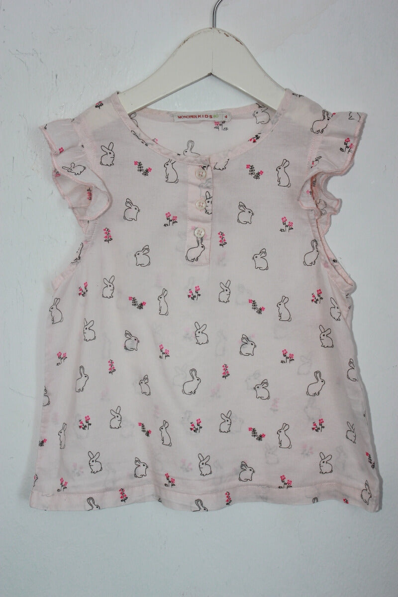 tweedehands zomerse lichtroze pyjama  met konijntjes in maat 98-104 van monoprix