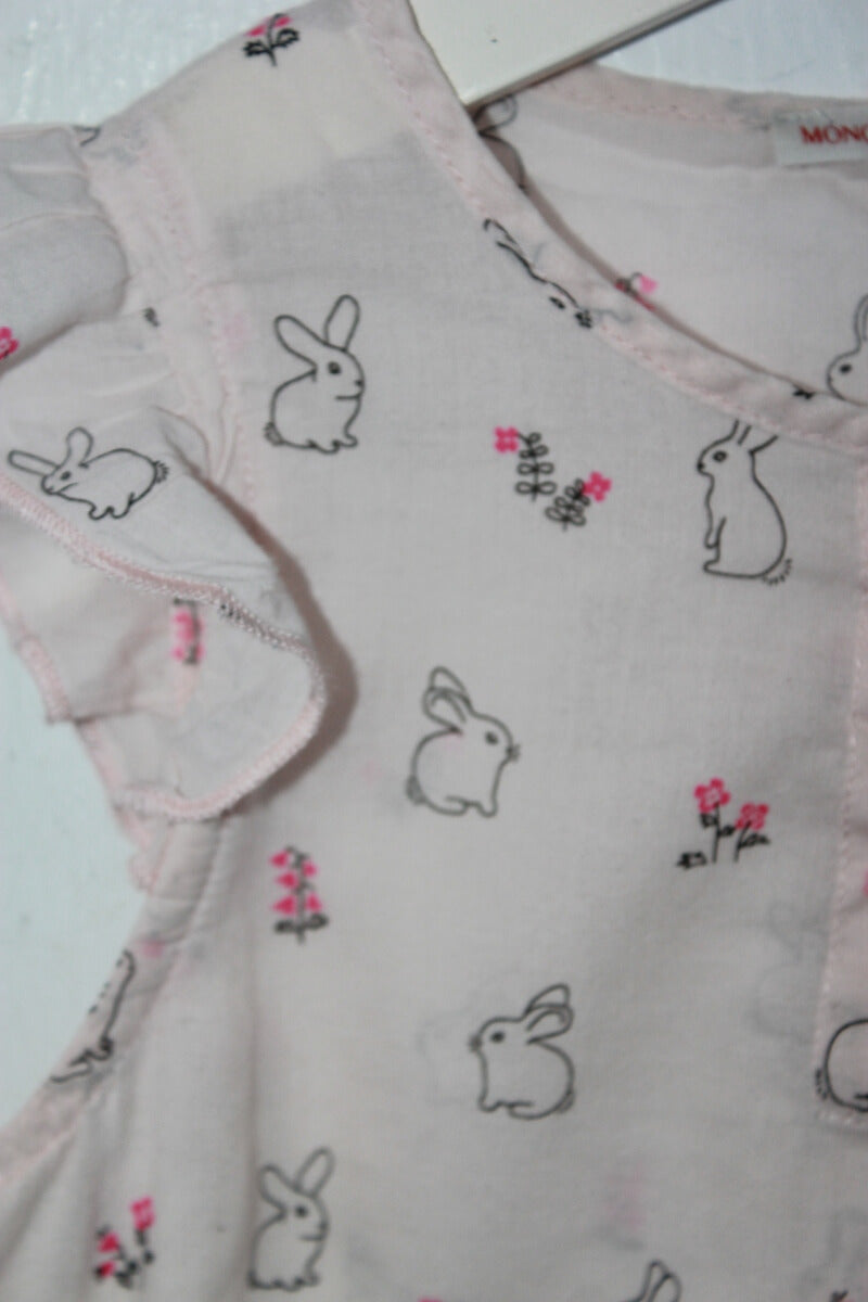 tweedehands zomerse lichtroze pyjama  met konijntjes in maat 98-104 van monoprix
