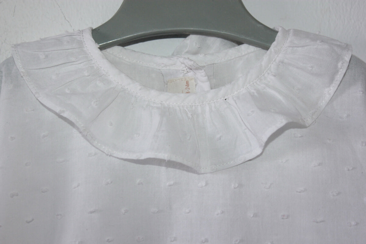 tweedehands-witte-blouse-lange-mouwen-volantkraagje-maat-80-baby-meisje-neck-neck