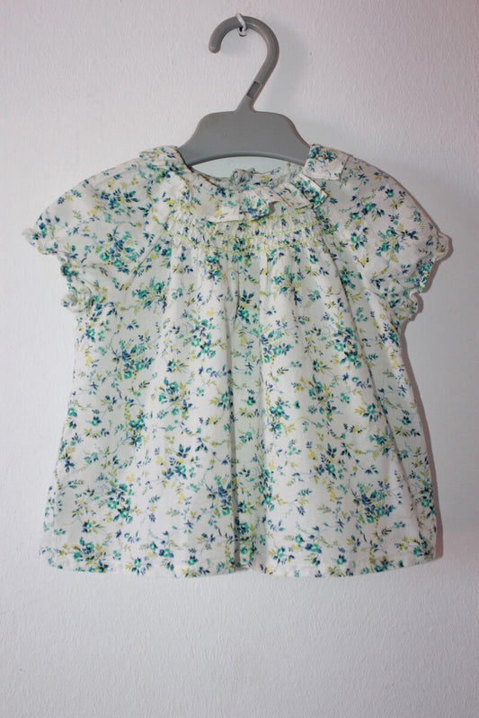 tweedehands-gebloemde-blouse-korte-mouwen-volantkraagje-maat-68-baby-meisje-zara