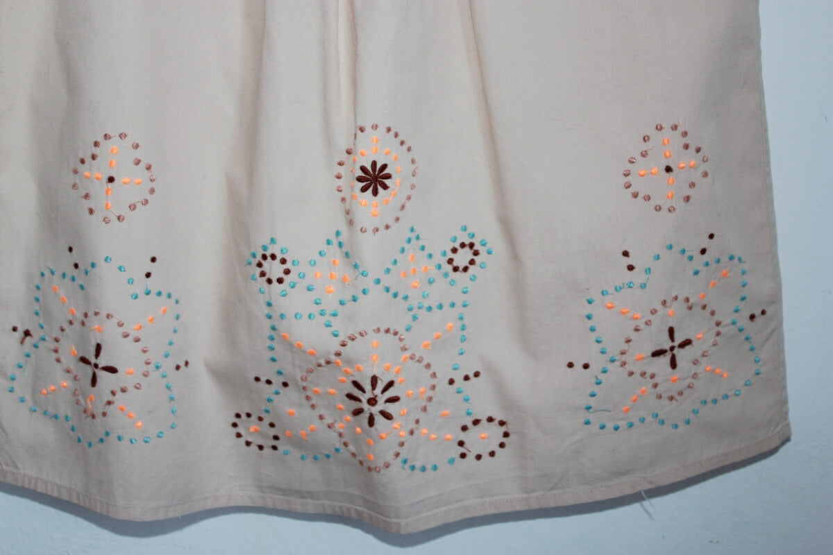 tweedehands katoenen zomerse mouwloze blouse met geborduude bloemen in multicolour van bonpoint, maat 134-140