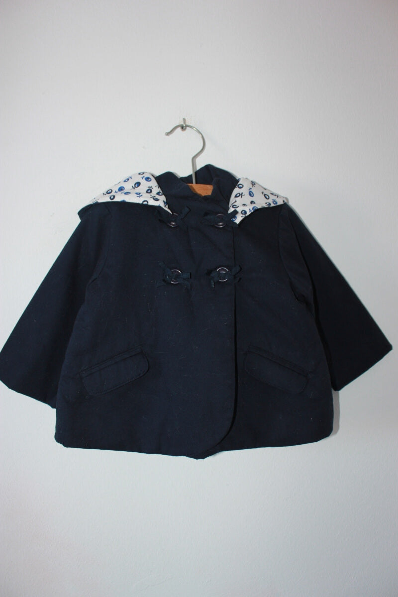 tweedehands katoenen donkerblauw met witte zomerse jas van jacadi in maat 68 voor een baby meisje