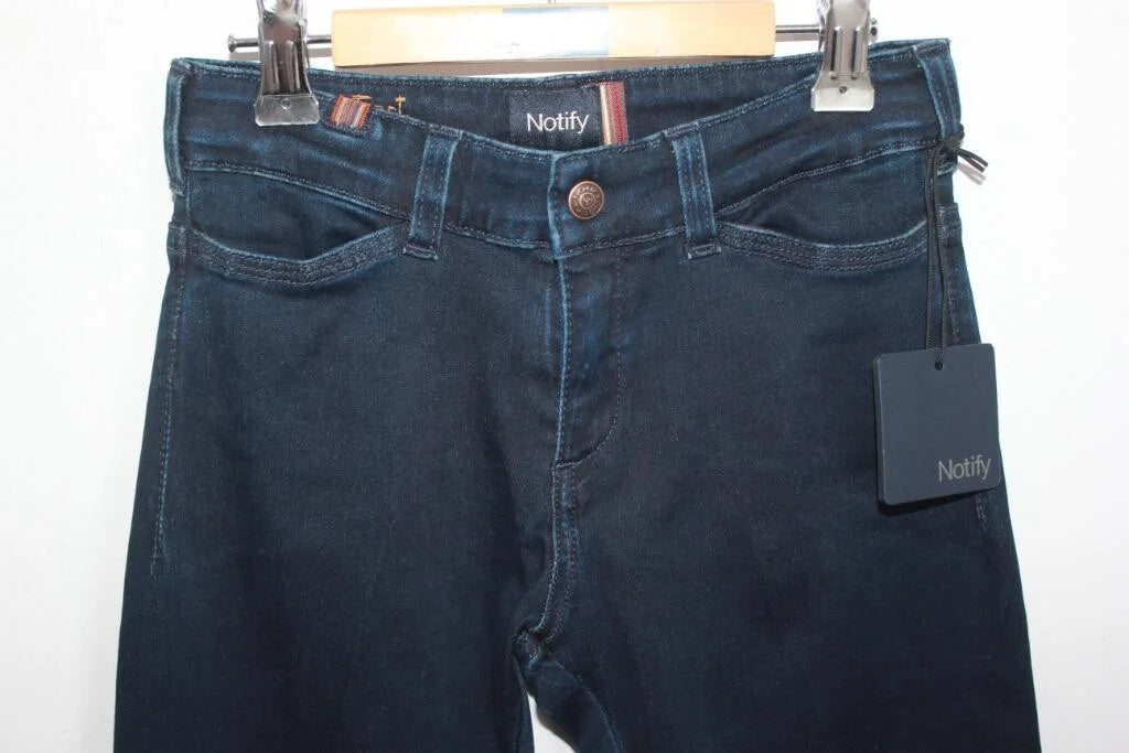 donkerblauwe-jeans-meisje-maat-140-notify