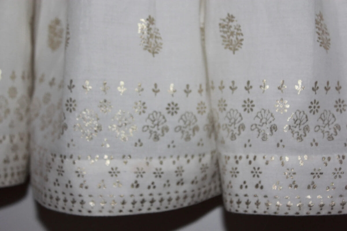 preloved katoenen zomerse jurk met schouderbandjes, creme met goud, van bonpoint in maat 122-128