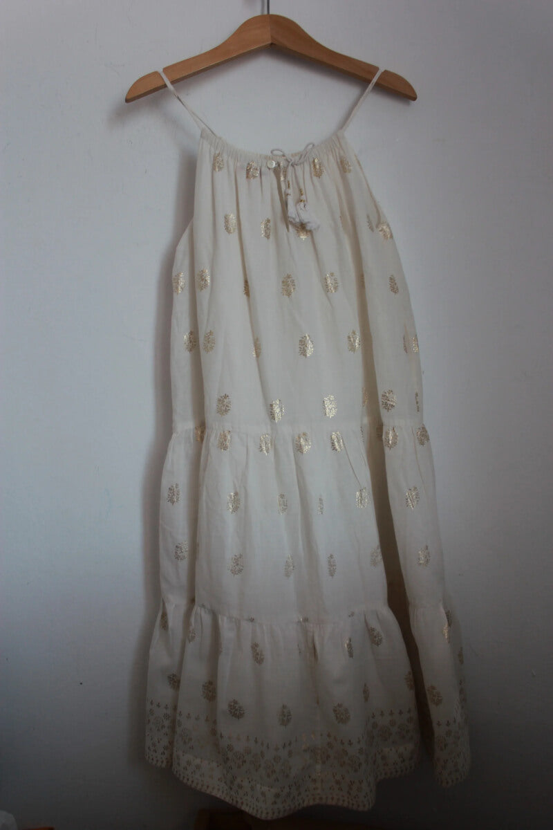 preloved katoenen zomerse jurk met schouderbandjes, creme met goud, van bonpoint in maat 122-128